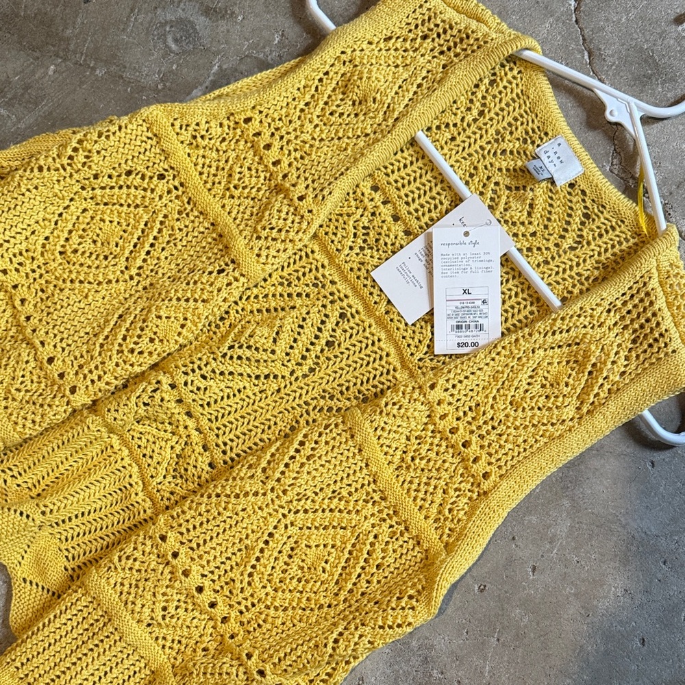 A New Day Vintage Inspired Golden Yellow Crochet Vest and Shorts - Picture 2 of 3